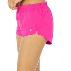 Alo Yoga Dolphin Short 2"